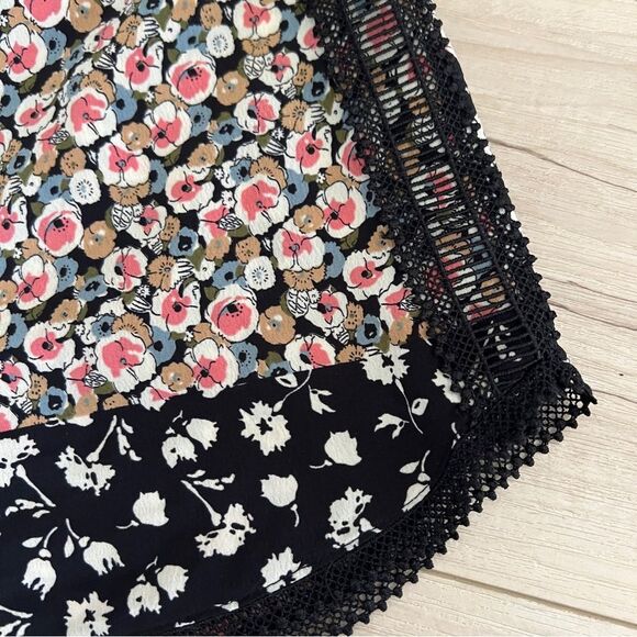 Topshop patchwork Floral & lace short Shorts Size 10 - Picture 4 of 5